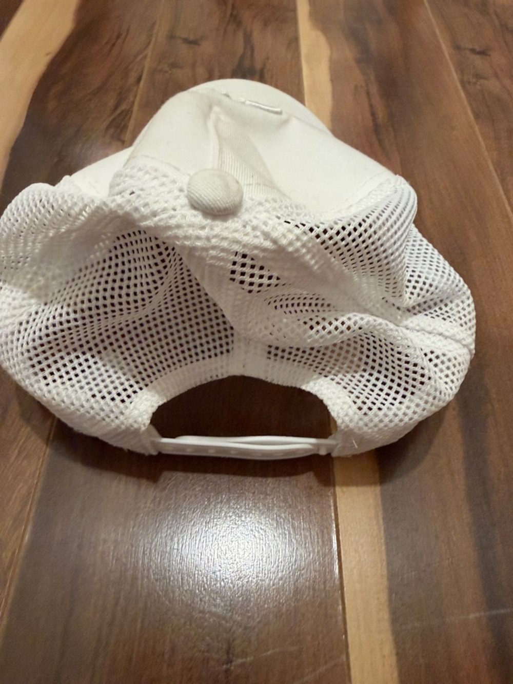 ALO Yoga Kids Cream Mesh Trucker Cap - Picture 2 of 5